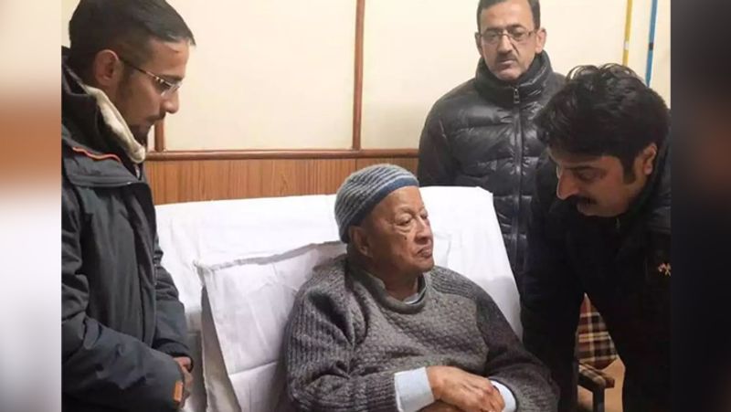 5 Indian politicians that are affected by dangerous diseases
