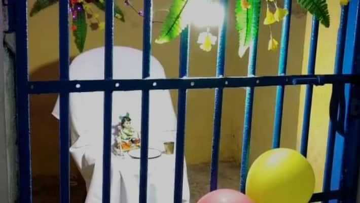 A police outpost in Hooghly arranged special puja on Janmashtami A police outpost in Hooghly arranged special puja on Janmashtami