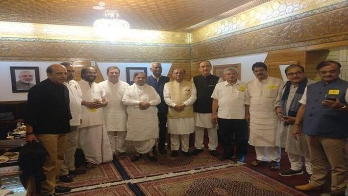 Rahul Gandhi and Opposition Delegates Sent Back From Srinagar Rahul Gandhi and Opposition Delegates Sent Back From Srinagar