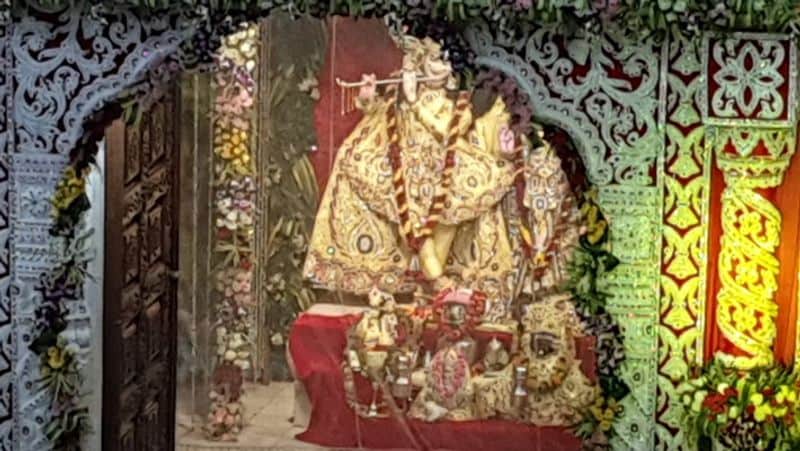 janmashtami celebrated in mathura temple