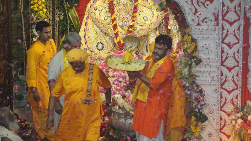 janmashtami celebrated in mathura temple