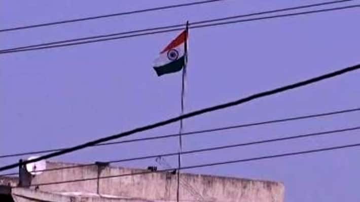 Jammu and Kashmir state flag removed from civil secretariat building, only tricolour seen after Article 370 move Jammu and Kashmir state flag removed from civil secretariat building, only tricolour seen after Article 370 move