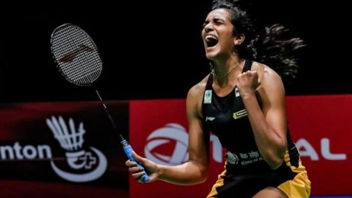 PV Sindhu beat rival Nozomi Okuhara of Japan in 38 minute in badminton World Championships PV Sindhu beat rival Nozomi Okuhara of Japan in 38 minute in badminton World Championships
