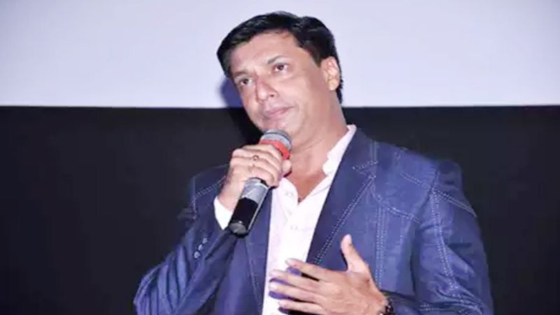 মধুর-প্রীতিঃ সবে মাত্র বলিউডে নিজের জায়গা করার চেষ্টা করছিলেন প্রীতি জৈন। এমনই সময় উঠে আসে তাঁক ধর্ষণের চেষ্টা করেছেন পরিচালক মধুর ভান্ডরকর। প্রীতির মতে ১৬ বার তাঁকে ধর্ষণ করা হয়েছিল। পরবর্তীতে প্রীতি এক কন্ট্রাক কিলারকে টাকা দেন মধুরকে মারার জন্য, তখনই গ্রেফতার করা হয় প্রীতিকে। 