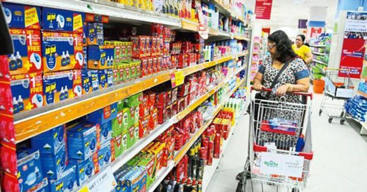 Russia Ukraine war: ரஷ்யா-உக்ரைன் போர்: பிஸ்கட் முதல் எரிபொருள்வரை அனைத்தும் விலை உயர்கிறது