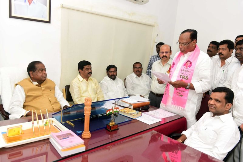 శాసనమండలి ఛైర్మెన్ పదవిలో సుఖేందర్ రెడ్డి లేకపోతే హుజూర్నగర్ ఉప ఎన్నికల్లో సుఖేందర్ రెడ్డి కీలకంగా వ్యవహరించేవాడని ఆ పార్టీ నేతలు అభిప్రాయంతో ఉన్నారు.