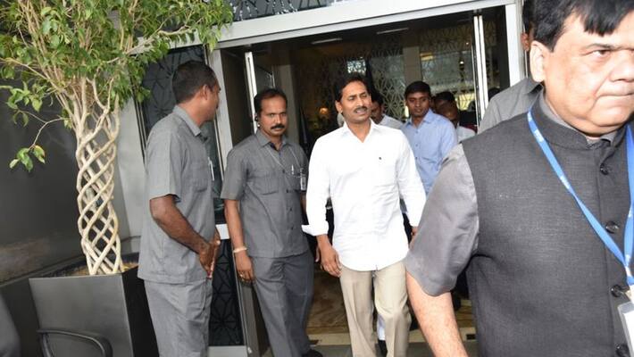 Andhra Pradesh CM Jaganmohan Reddy meets Jal Shakti Minister Andhra Pradesh CM Jaganmohan Reddy meets Jal Shakti Minister