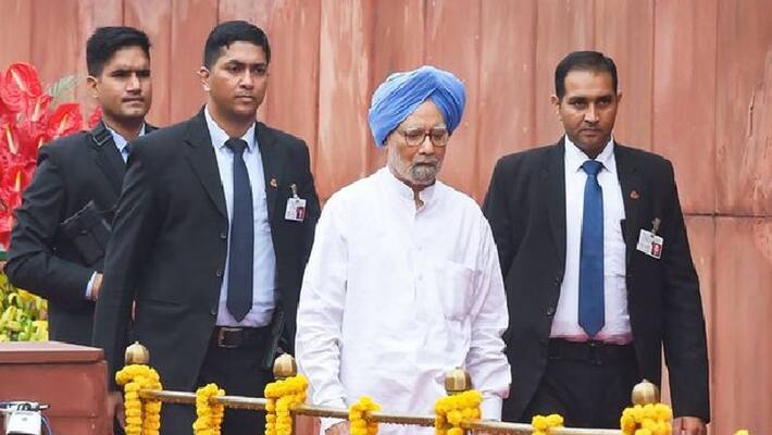 Manmohan Singh Top Security SPG Cover Withdrawn Given CRPF Security Manmohan Singh Top Security SPG Cover Withdrawn Given CRPF Security