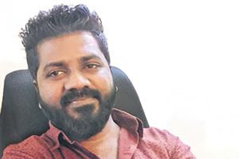 వేణు ఊడుగుల - 'నీది నాది ఒకే కథ'తో ఏవరేజ్ మిడిల్ క్లాస్ అబ్బాయి కథను చూపించి హిట్ అందుకున్నాడు. ఇప్పుడు రానాతో ఓ సినిమా తీస్తున్నాడు.