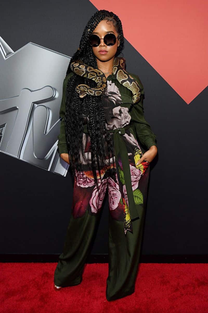 H.E.R. attends the 2019 MTV Video Music Awards at Prudential Center on August 26, 2019 in Newark, New Jersey.