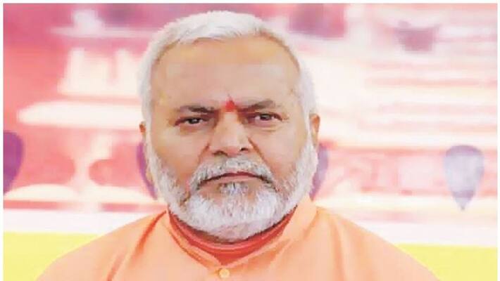 Uttar Pradesh student accuses BJP's Chinmayanand of rape, files complaint in Delhi Uttar Pradesh student accuses BJP's Chinmayanand of rape, files complaint in Delhi