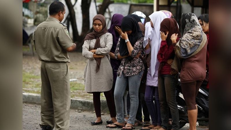 Weird laws in iran where father can marry his daughter
