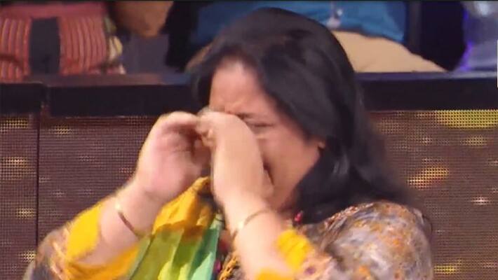 Amitabh bachchan KBC 11 Contestant Started Crying then big B Asked for tissues Amitabh bachchan KBC 11 Contestant Started Crying then big B Asked for tissues