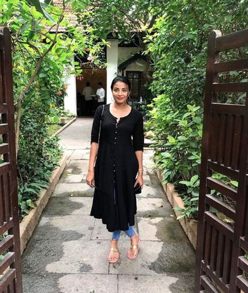 Sandalwood Actress Kavya Shetty photo gallery