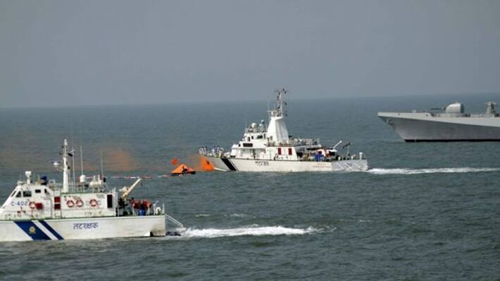 pakistan ssg commandos may enter gujarat coast, says intel, gujarat ports on alert pakistan ssg commandos may enter gujarat coast, says intel, gujarat ports on alert