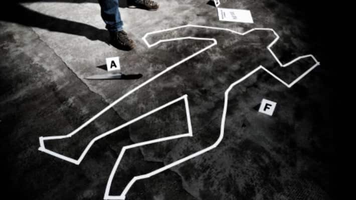 Police officer shoots himself in the head Police officer shoots himself in the head