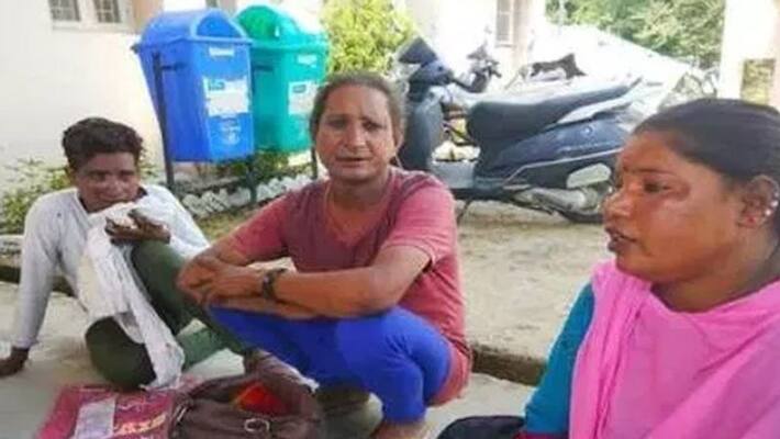 fake news, women beaten over false child kidnapping rumours in Himachal fake news, women beaten over false child kidnapping rumours in Himachal