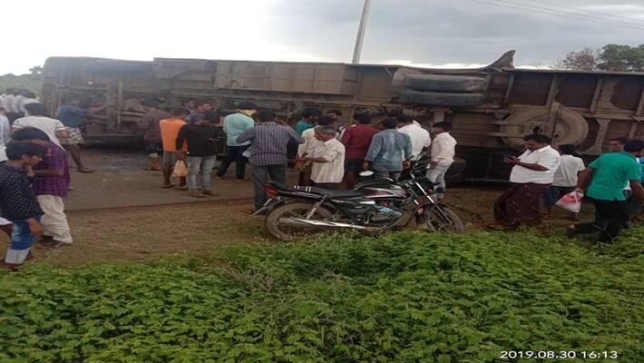 3 Dies after KSRTC bus overturns In Yadgir 3 Dies after KSRTC bus overturns In Yadgir