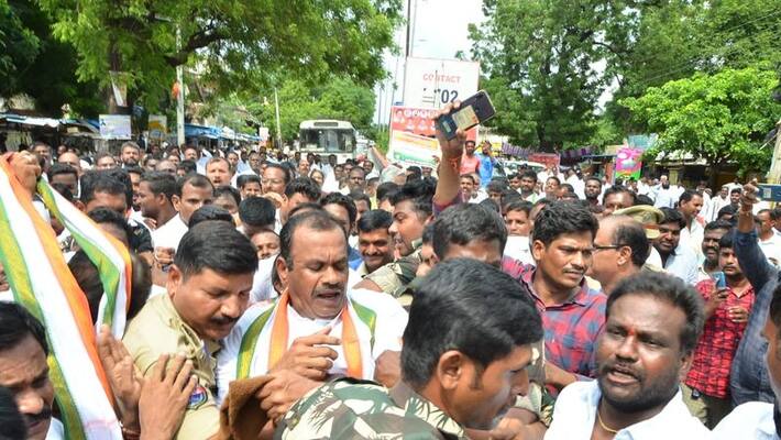 congress mp komatireddy venkatareddy arrest, tension situation at bhuvanagiri congress mp komatireddy venkatareddy arrest, tension situation at bhuvanagiri