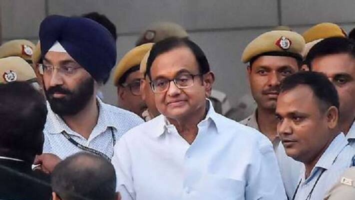 P Chidambaram dodges Tihar Jail as Supreme Court extends CBI custody P Chidambaram dodges Tihar Jail as Supreme Court extends CBI custody