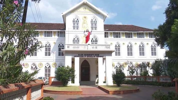 unified mass controversy Protests banned at ernakulam angamaly archdiocese headquarters unified mass controversy Protests banned at ernakulam angamaly archdiocese headquarters