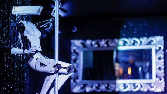Robot pole dancers to perform on the 5th anniversary of the French nightclub Robot pole dancers to perform on the 5th anniversary of the French nightclub
