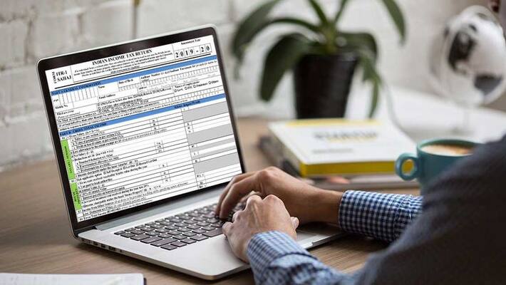 I-T Dept Witnesses New Record on Deadline Date as Nearly 50 Lakh Citizens File ITR Online in a Single Day I-T Dept Witnesses New Record on Deadline Date as Nearly 50 Lakh Citizens File ITR Online in a Single Day