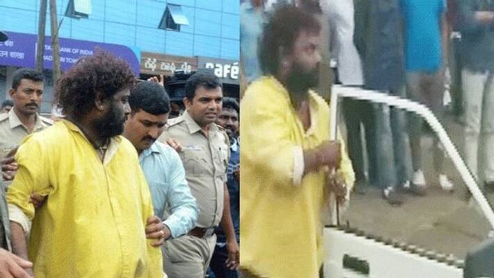 Huccha Venkat Thrashed Again Over Breaking Car Mirrors Huccha Venkat Thrashed Again Over Breaking Car Mirrors