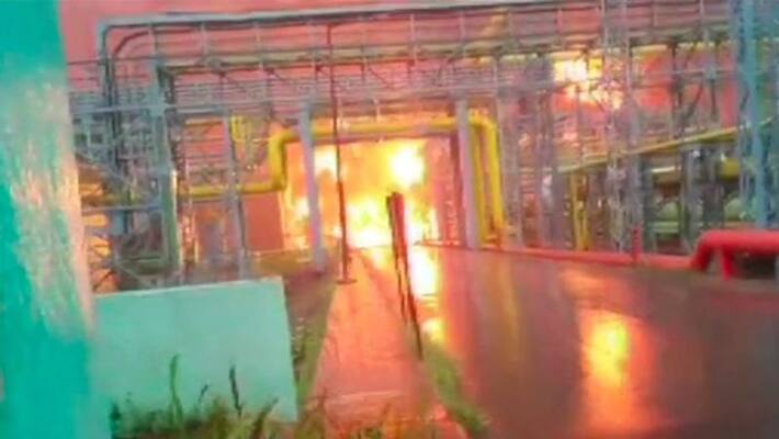 5 killed in major fire at ONGC plant in Navi Mumbai, gas diverted to Gujarat plant 5 killed in major fire at ONGC plant in Navi Mumbai, gas diverted to Gujarat plant