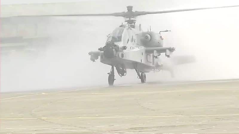यह हेलिकॉप्टर 365 किमी प्रति घंटा की रफ्तार से उड़ सकता है। इसमें एजीएम-114 हेलिफायर मिसाइल भी तैनात होती है।