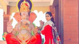 Bollywood actress sara ali khan trolled on social media for ganpati poojan by Islamic fanatics