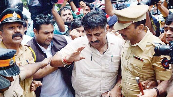 After Chidambaram, Congress's DK Shivakumar arrested after falling under ED net After Chidambaram, Congress's DK Shivakumar arrested after falling under ED net