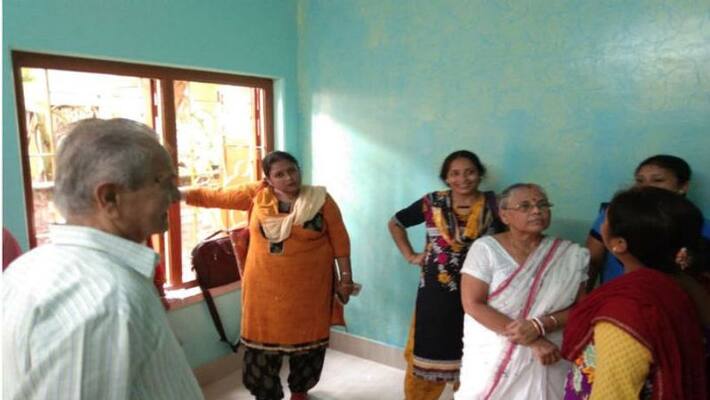 Elderly couple returns home after court order Elderly couple returns home after court order