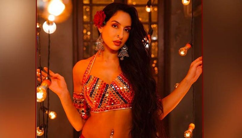 অনেকেই মনে করতেন যে তিনি দিলবর গানের মধ্যে দিয়ে নিজের পায়ের তলার মাটি শক্ত করেছেন। কিন্তু তা বাস্তব নয়। তিনি মনে করেন না করিয়ে গানের মধ্যে দিয়েই তাঁর ভাগ্য ফেরে।