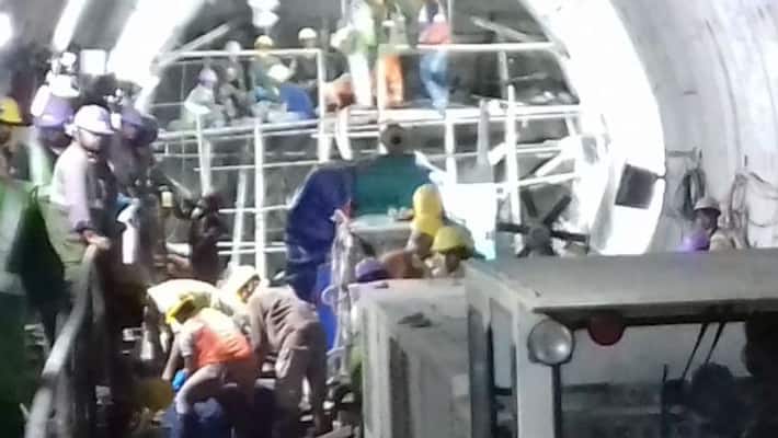 East West Metro Officials are taking help of four foreign experts to overcome problem at Bowbazar East West Metro Officials are taking help of four foreign experts to overcome problem at Bowbazar