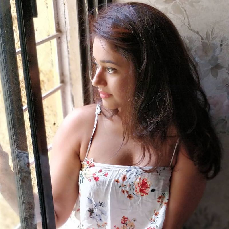 poonam bajwa latest hot photos