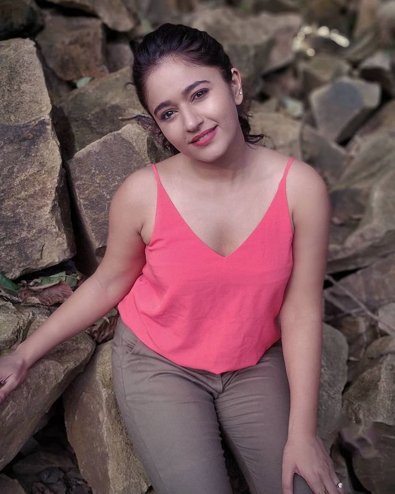 poonam bajwa latest hot photos