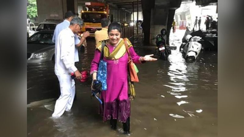 एक्ट्रेस फिल्मों से काफी समय से दूर हैं। उन्होंने सिनेमा जगत में 'हम आपके हैं कौन', 'सैलाब', 'दिल से जिसे अपना कहा' और 'बकेट लिस्ट' जैसी फिल्में की है।