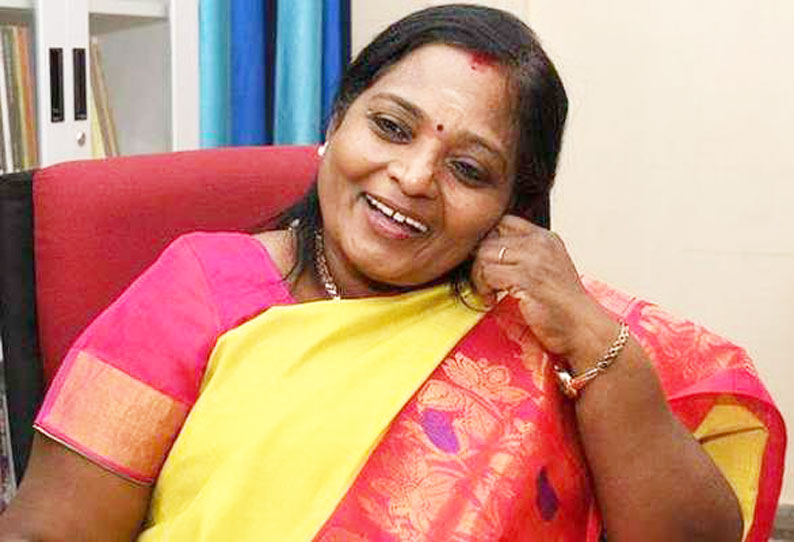 tamilisai shocker to telangana congress....makes a key statement on kaleshwaram tamilisai shocker to telangana congress....makes a key statement on kaleshwaram