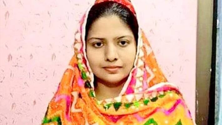 Hindu Woman becomes first Police Officer in Pakistan Hindu Woman becomes first Police Officer in Pakistan