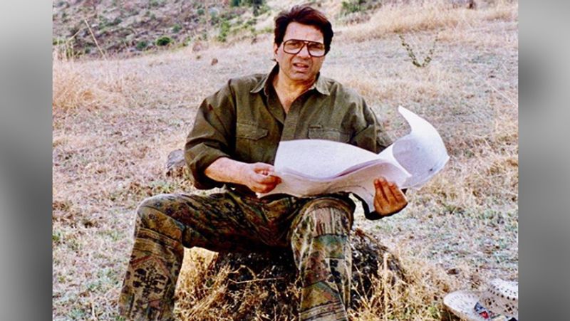 एक्टर बताते हैं कि सेट पर आशा उनसे इस चीज की शिकायत बार-बार करती थीं कि वे प्याज की तरह स्मेल कर रहे हैं, जो कि एक्ट्रेस को बिल्कुल भी पसंद नहीं थी। आशा को उन्होंने बताया था कि वे प्याज क्यों खाते थे? एक्ट्रेस उनसे शराब छोड़ने के लिए कहती थीं। इसके बाद आशा के सुझाव पर एक्टर ने दारू पीनी छोड़ दी और फिर दोनों अच्छे दोस्त बन गए।