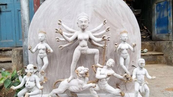 Kolkata Chorbagan Chatterjee family puja is more than 150 years old Kolkata Chorbagan Chatterjee family puja is more than 150 years old