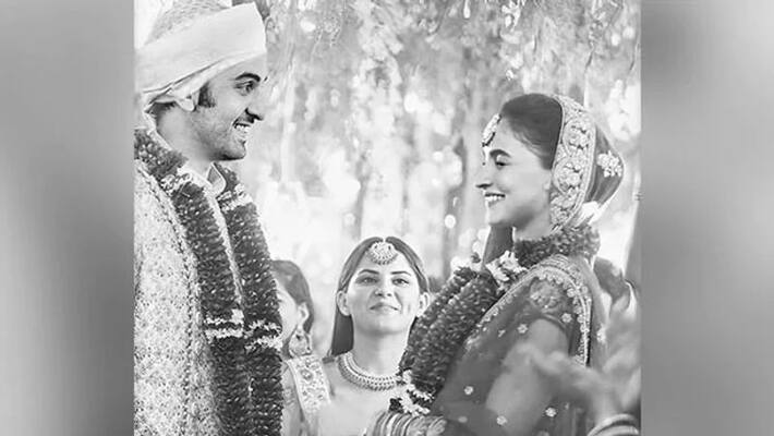 Ranbir Kapoor and Alia Bhatt's Fan-made Wedding Pictures go viral Ranbir Kapoor and Alia Bhatt's Fan-made Wedding Pictures go viral