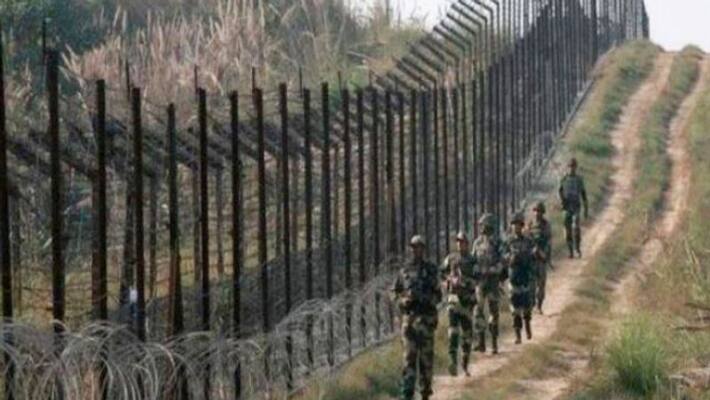 Pakistan Violates Ceasefire Along LoC In Jammu And Kashmir's Poonch Pakistan Violates Ceasefire Along LoC In Jammu And Kashmir's Poonch