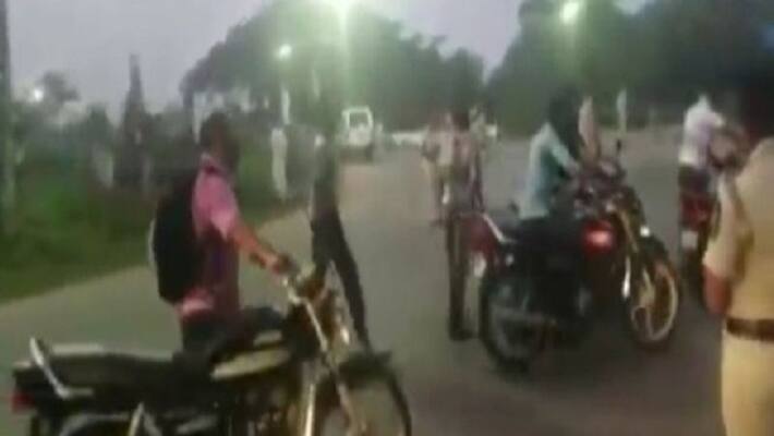 Delhi Man Allegedly Sets Motorbike On Fire After Police Issues Fine Delhi Man Allegedly Sets Motorbike On Fire After Police Issues Fine