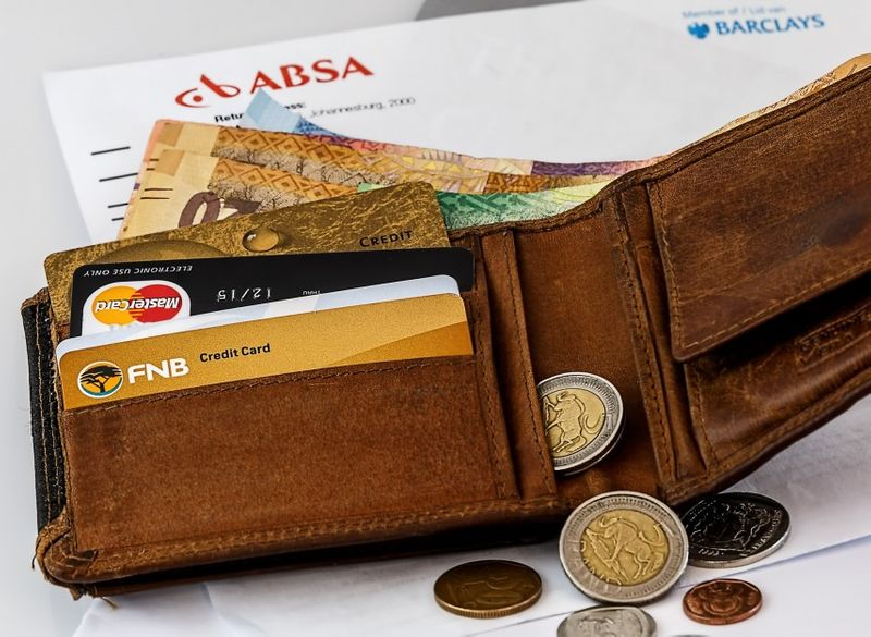 According to vastu know about your lucky wallet color