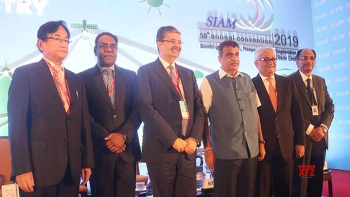 Nitin Gadkari assures auto companies, promises to discuss GST cut with Finance Minister Nitin Gadkari assures auto companies, promises to discuss GST cut with Finance Minister
