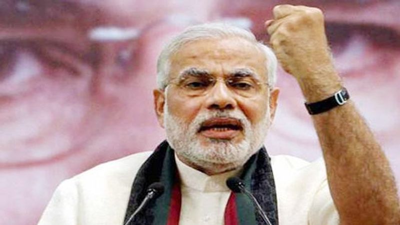 30 अगस्त-बैंकों के विलय की घोषणा सरकार ने देश में आर्थिक सुधार के लिए कदम उठाते हुए 10 सरकारी बैंकों का विलय करके चार बड़े बैंकों का गठन करने का ऐलान किया। ओरियंटल बैंक ऑफ कॉमर्स और यूनाइटेड बैंक का पंजाब नेशनल बैंक में विलय किया गया। सिंडिकेट बैंक को केनरा बैंक और इलाहाबाद बैंक को इंडियन बैंक में मिलाया गया। आंध्रा बैंक और कॉरपोरेशन बैंक को यूनियन बैंक ऑफ इंडिया से जोड़ने का एलान किया। इसका उद्देश्य बैंकों को बढ़ते एनपीए से राहत और उपभोक्ताओं को बेहतर सुविधा प्रदान करना है।
