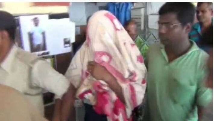 RPF staff arrested for molesting a lady passenger in a Sealdah bound local train RPF staff arrested for molesting a lady passenger in a Sealdah bound local train
