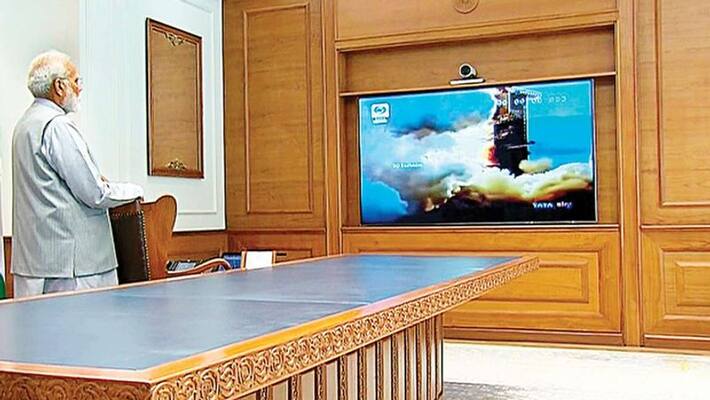 Modi urges to watch Chandrayaan 2 landing on moon Modi urges to watch Chandrayaan 2 landing on moon
